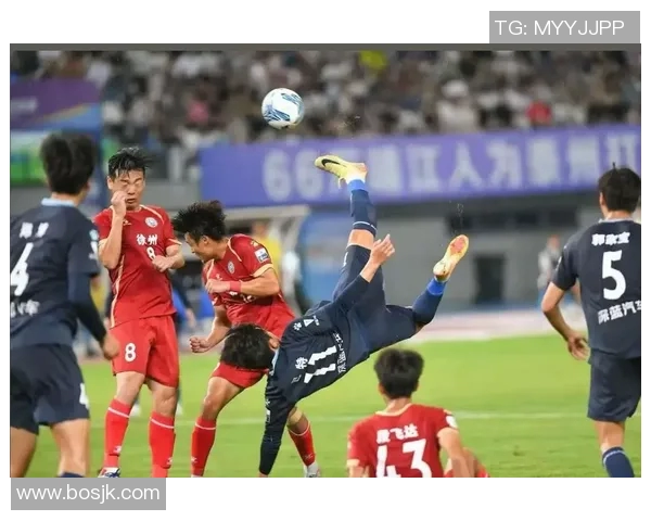 7月22日足球赛场：聚焦当日表现突出球星及其精彩瞬间解析